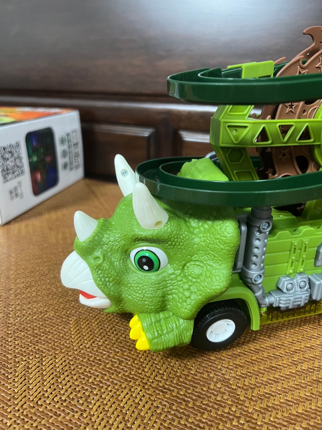Triceratops electric universal boy toy dinosaur car